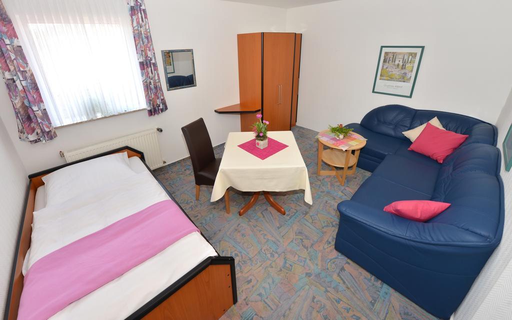 Rhoen-Hotel Sonnenhof - Restaurant & Cafe بوبنهاوزن الغرفة الصورة