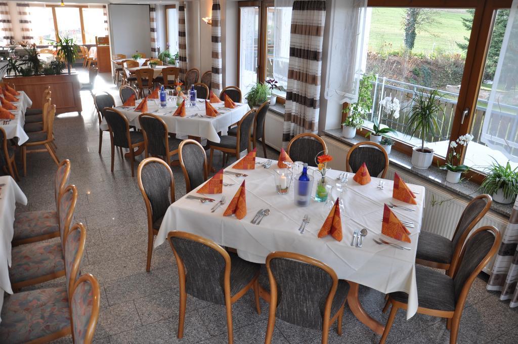 Rhoen-Hotel Sonnenhof - Restaurant & Cafe بوبنهاوزن المظهر الخارجي الصورة