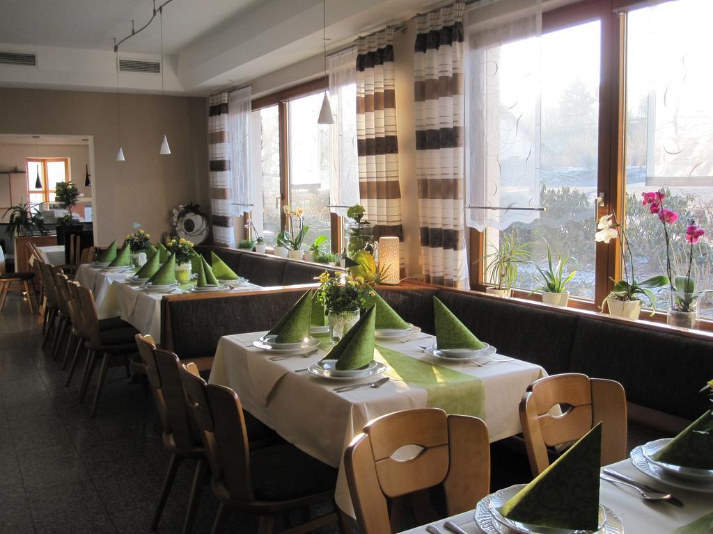 Rhoen-Hotel Sonnenhof - Restaurant & Cafe بوبنهاوزن المظهر الخارجي الصورة