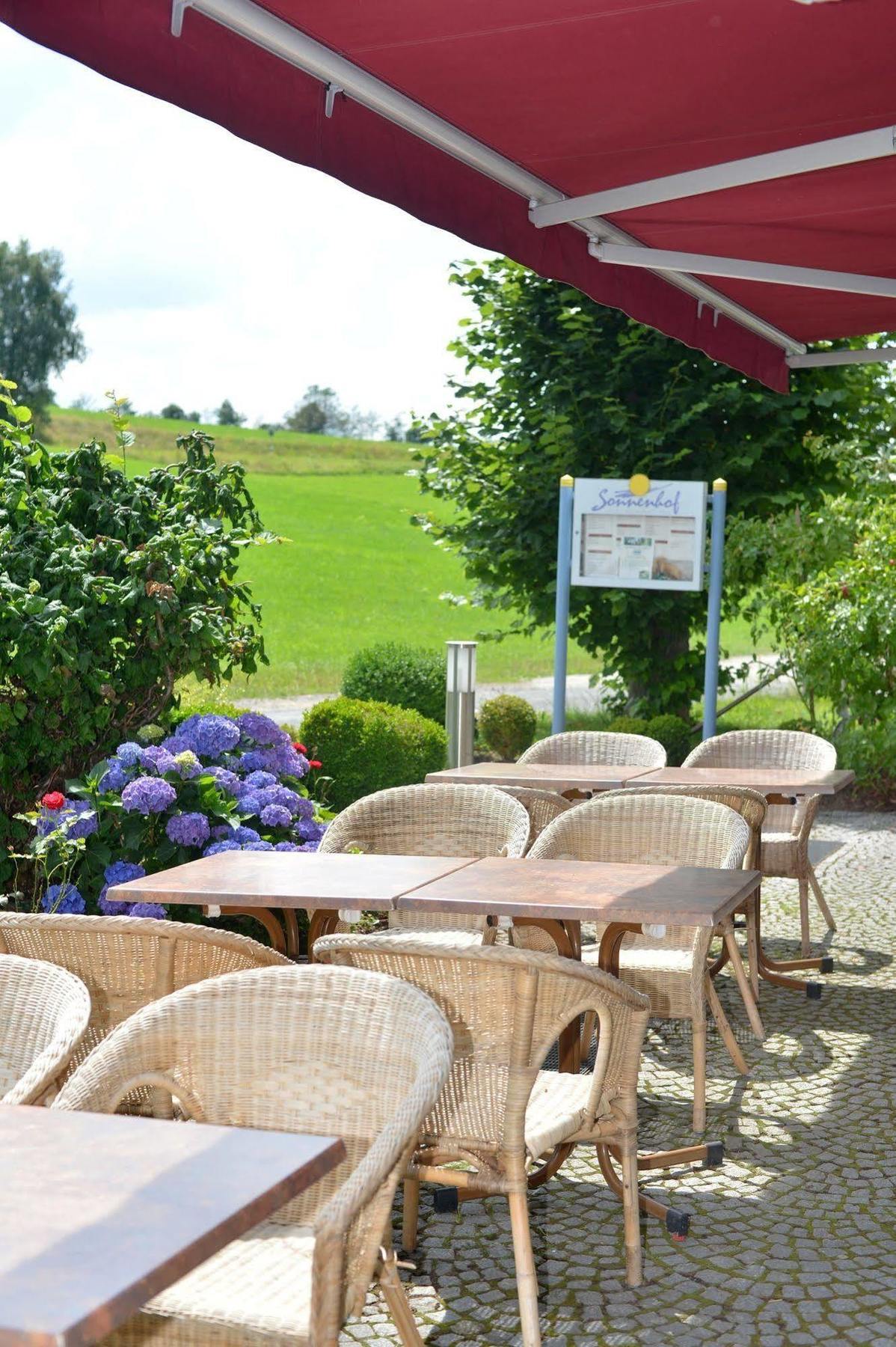 Rhoen-Hotel Sonnenhof - Restaurant & Cafe بوبنهاوزن المظهر الخارجي الصورة