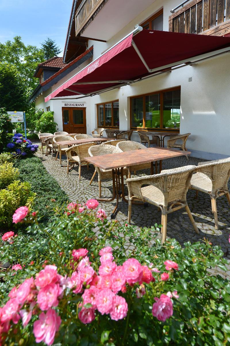 Rhoen-Hotel Sonnenhof - Restaurant & Cafe بوبنهاوزن المظهر الخارجي الصورة